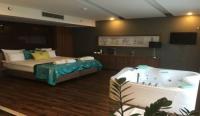 Hotelrum med jacuzzi i Hollókő i Castellum wellness och konferensrum hotel - ✔️ Hotel Castellum Hollókő - Castellum Hotel med wellness paket