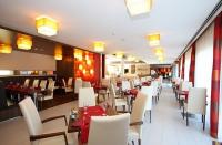Royal Club Hotel har restaurang med ungerska specialitet i Visegrad i närheten av Budapest i Ungern - ✔️ Royal Club Wellness Hotel**** Visegrád ✔️ Royal Club